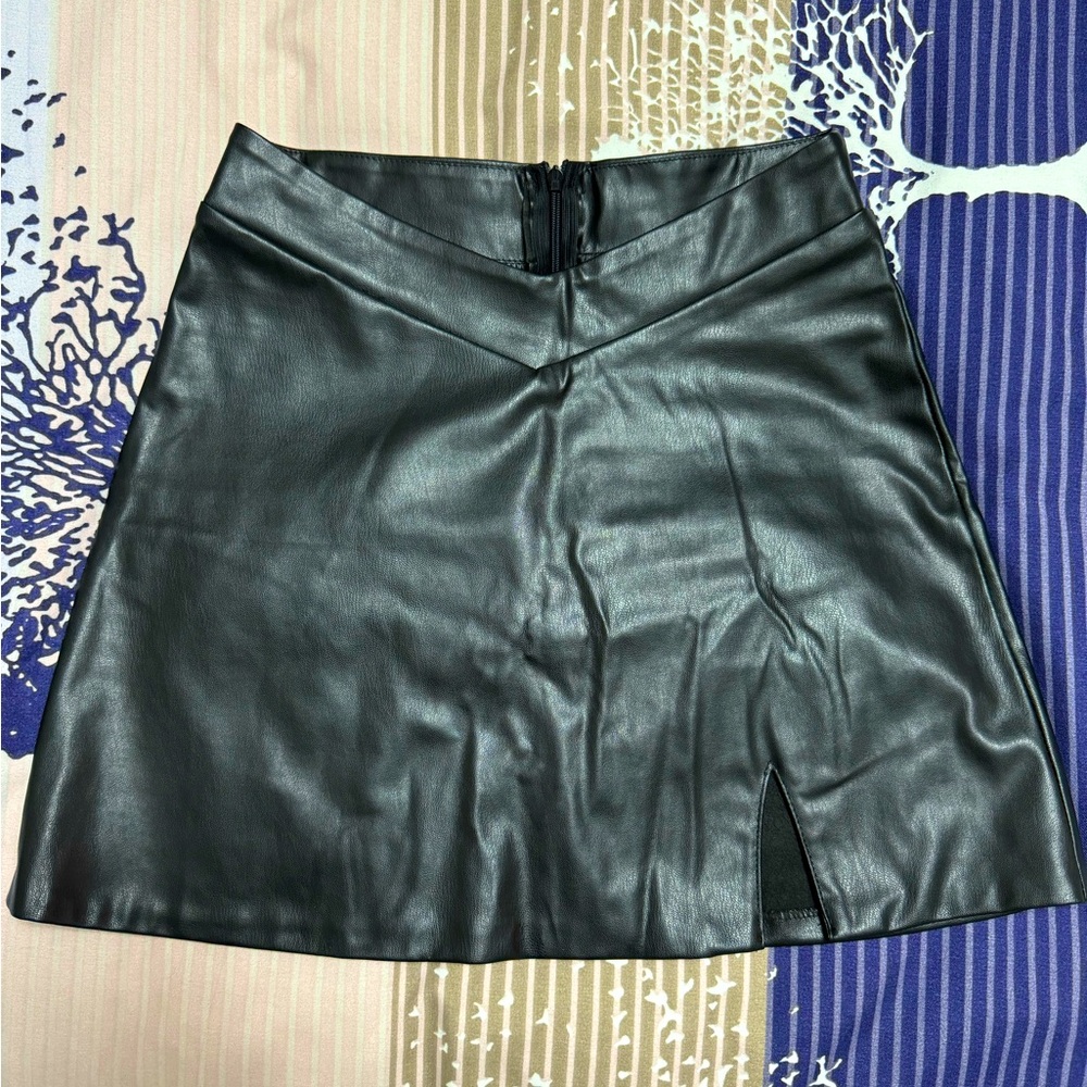 Mimi black leather skirt Size S